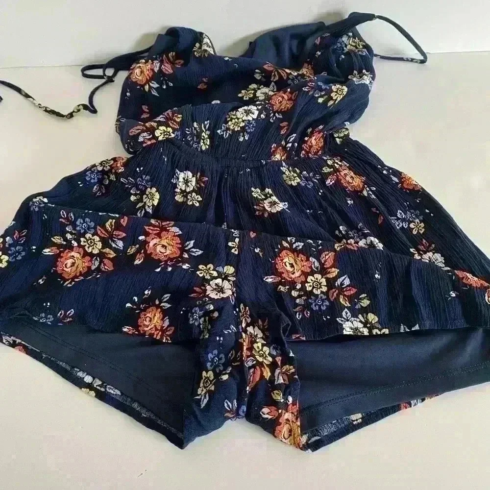 One ❤️ Clothing Romper Final Markdown - Picture 6 of 7
